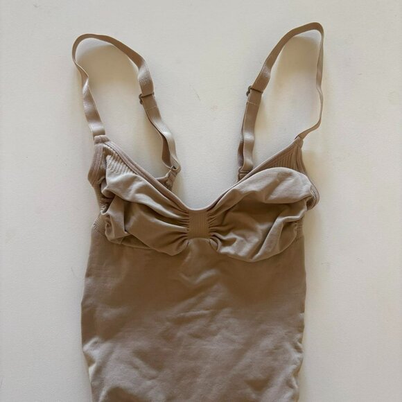 Nwot Skims Shapewear Thong Bodysuit 1 E 3 E - Picture 2 of 4